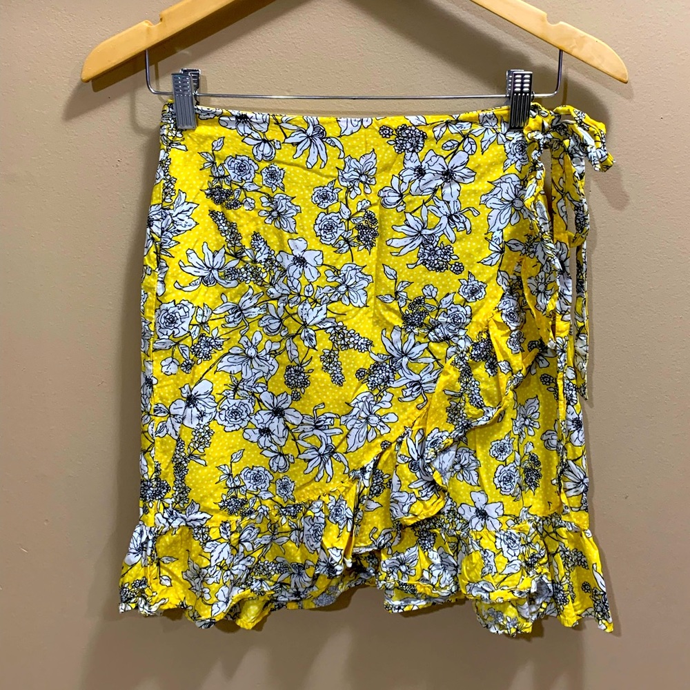 Mixit Faux Wrap Style Mini Skirt, size 2